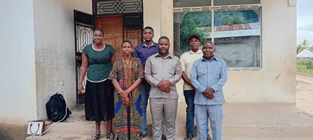 Timu ya Uongozi ya Tuishi Tena Foundation